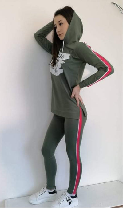 Спортен комплект/екип с качулка