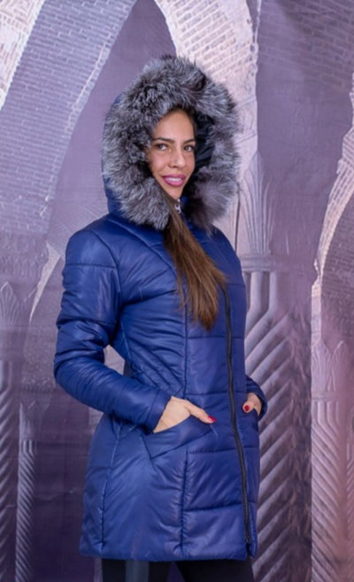 Яке в синьо с естествен пух качулка