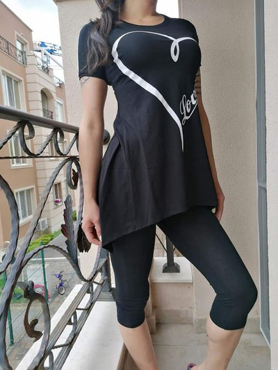 Екип с асиметрична туника и 3/4 клин